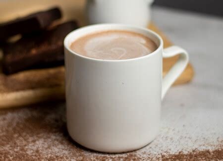 Cómo preparar chocolate con leche o agua, el clásico。